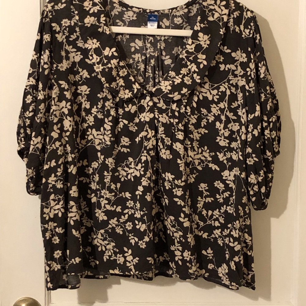 Old Navy Black and Cream Floral Blouse